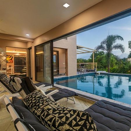 Saffronstays Aura, Alibaug - Luxury Pool Villa With A Game Room And Spacious Lawn Alībāg Extérieur photo