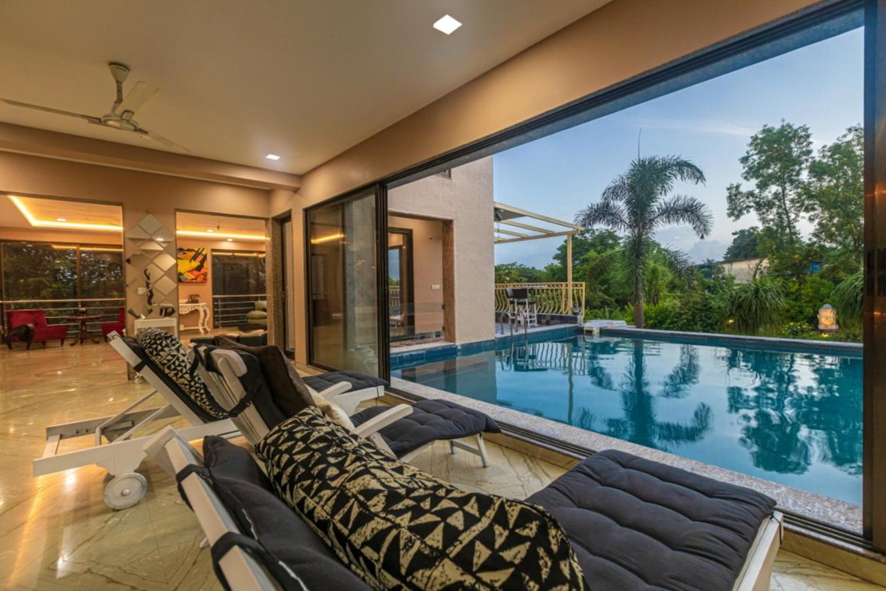 Saffronstays Aura, Alibaug - Luxury Pool Villa With A Game Room And Spacious Lawn Alībāg Extérieur photo