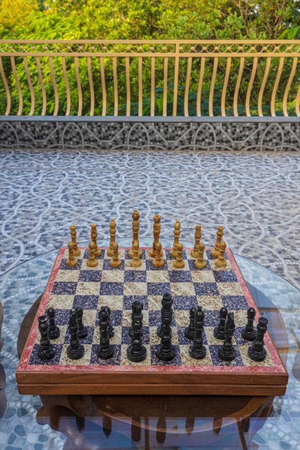 Saffronstays Aura, Alibaug - Luxury Pool Villa With A Game Room And Spacious Lawn Alībāg Extérieur photo